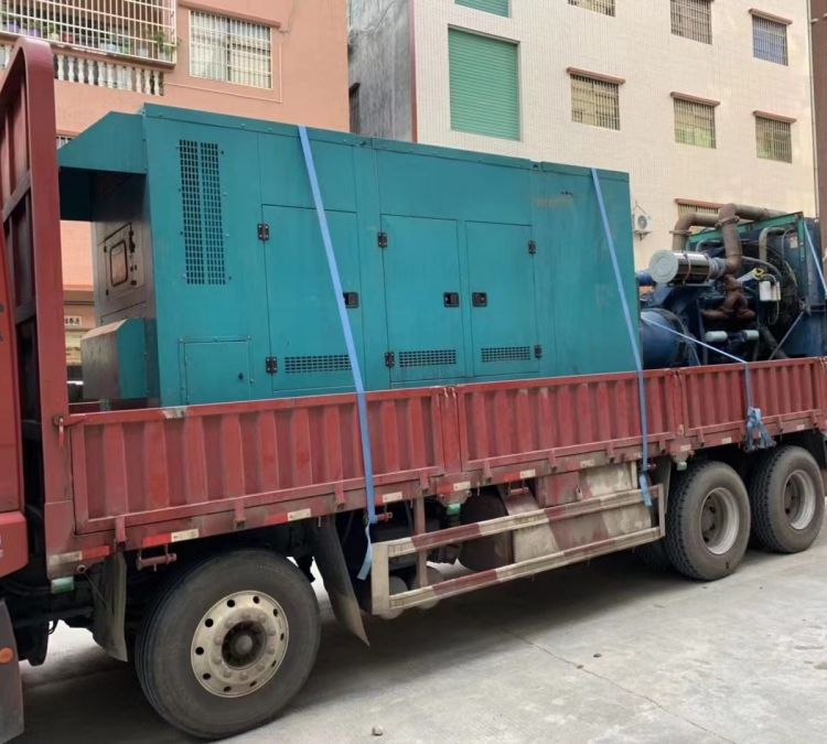 松山湖管委会如何在不同负载率下确保 400KW 柴油发电机组的正常运行？