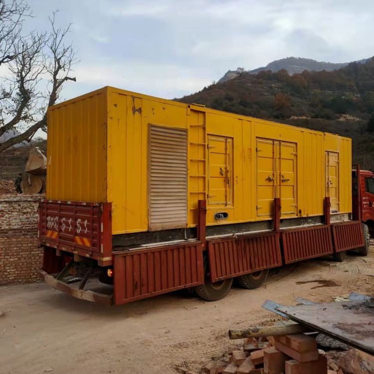松山湖管委会200kW 发电机组在带电阻性负载时，输出功率会受到哪些因素的影响？